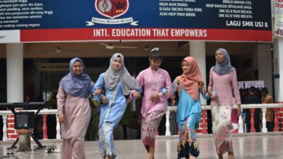 Tahapan Evaluasi Diri Sekolah (EDS) : Definisi dan Manfaatnya 8 Evaluasi Diri Sekolah